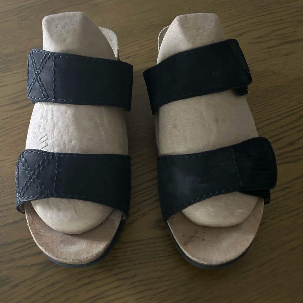 Born Maddy Strap Sandals